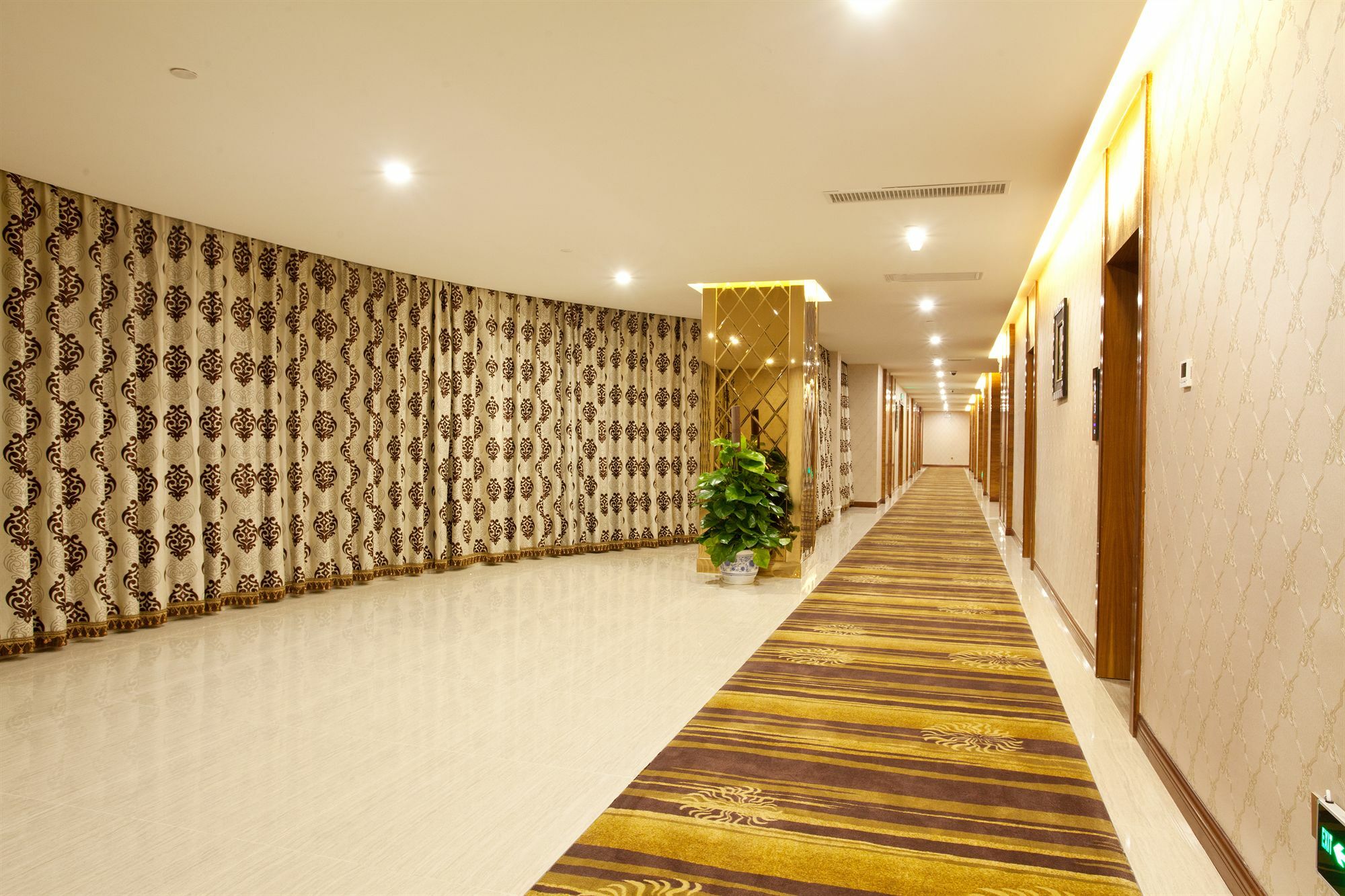 Oubon International Hotel Guangzhou Eksteriør billede